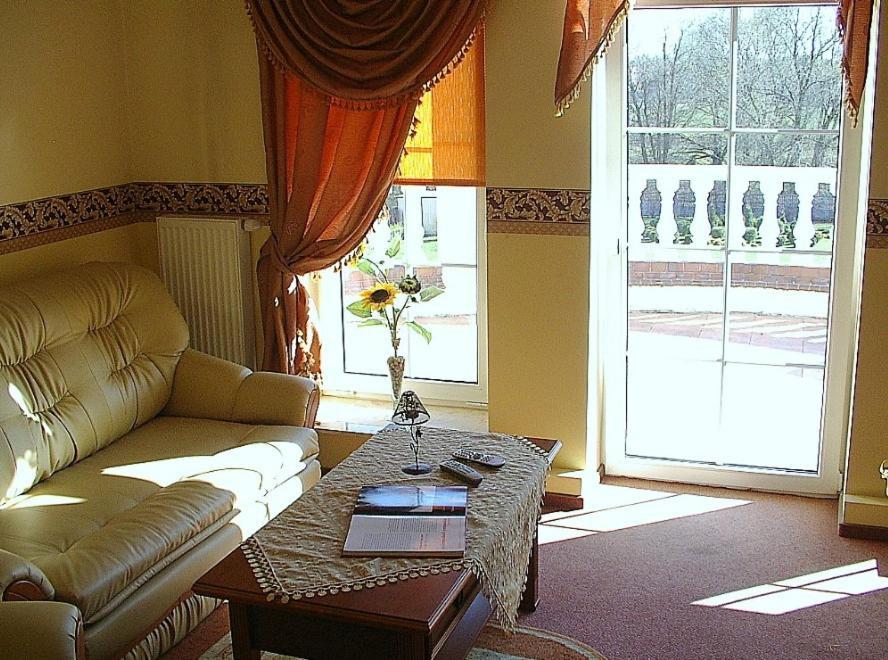 أوبولي Hotel Regius الغرفة الصورة