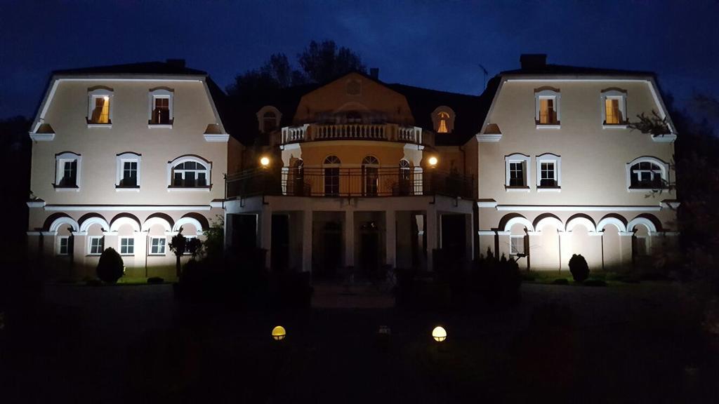 أوبولي Hotel Regius المظهر الخارجي الصورة