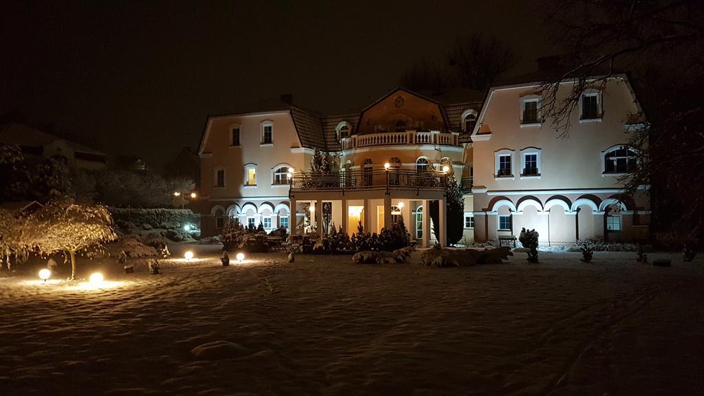 أوبولي Hotel Regius المظهر الخارجي الصورة